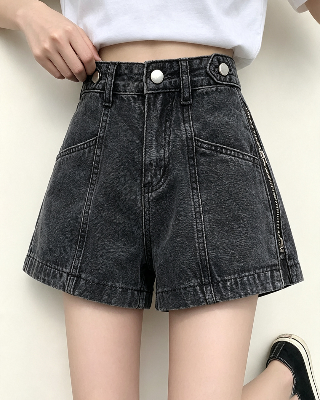 Women Side Zipper Denim Shorts